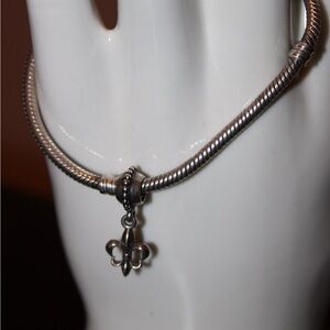 Pandora charm fleur de lis